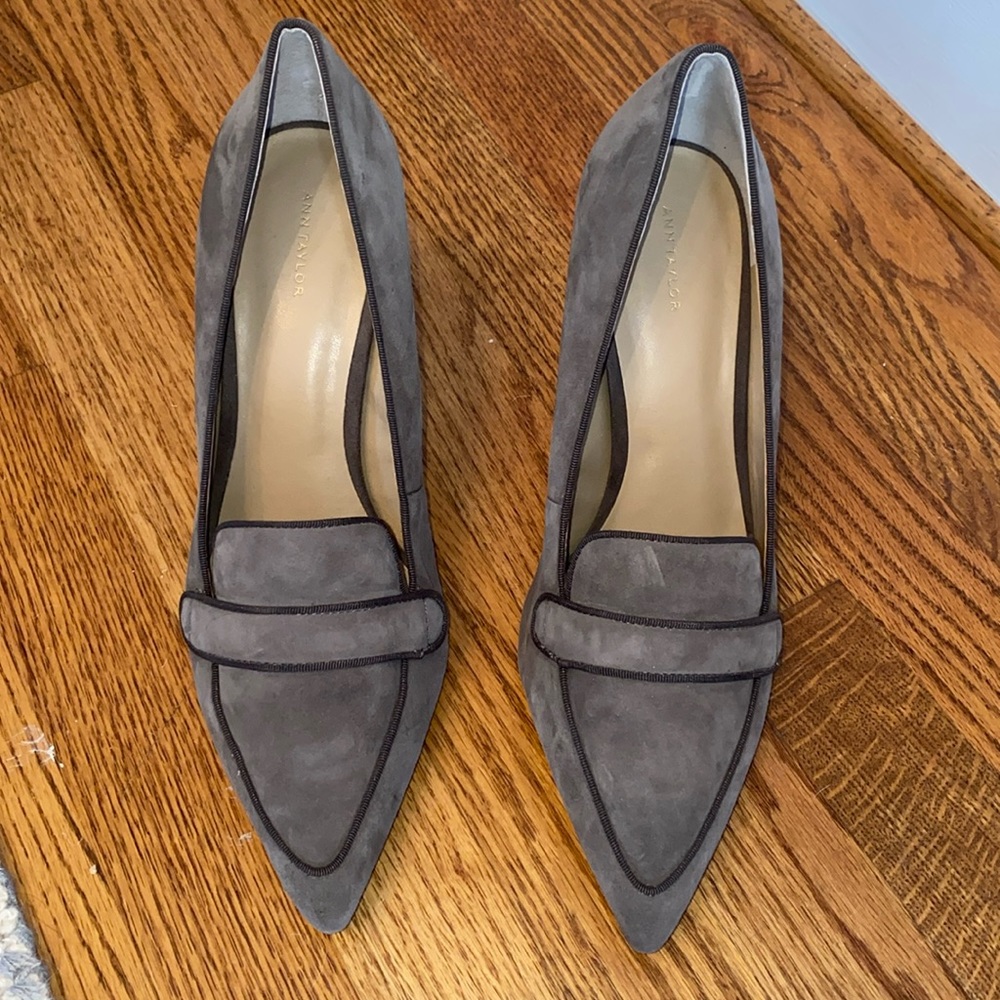 Ann Taylor Grey Suede Heels Size11